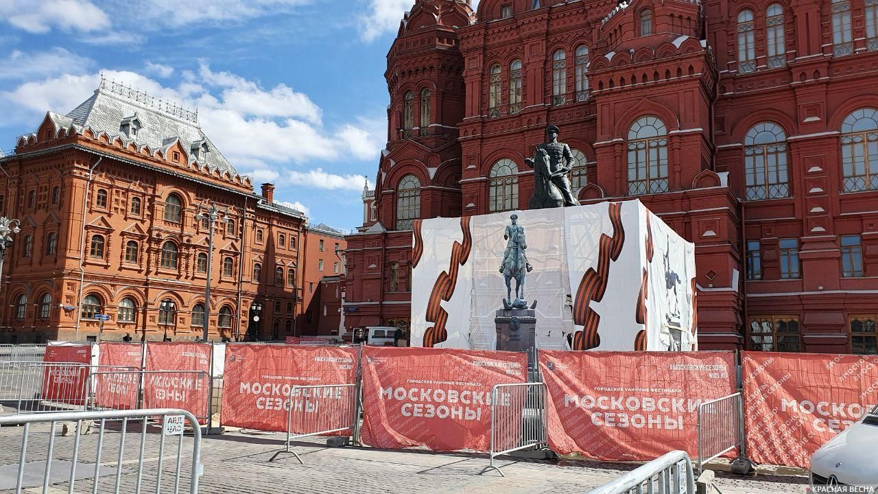 Памятник Жукову после реставрации