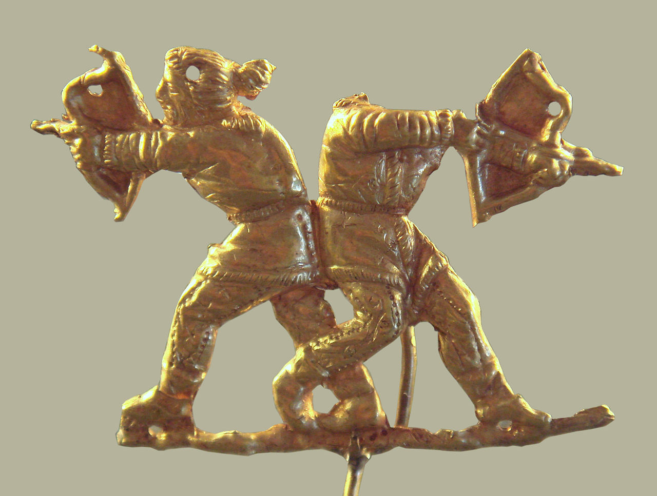 Скифы стреляют из лука. Керчь (античный Пантикапей, Крым). 475—450 до н.э
