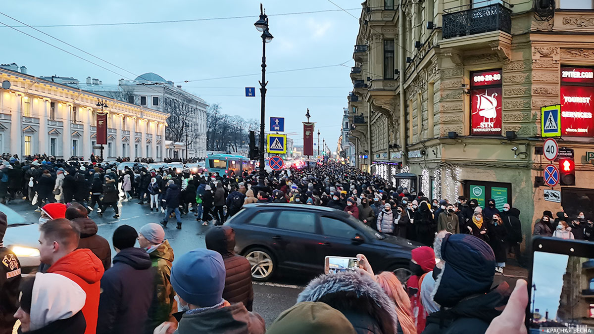 Арестован мужчина, ударивший инспекторов ДПС на митинге в Петербурге | ИА  Красная Весна