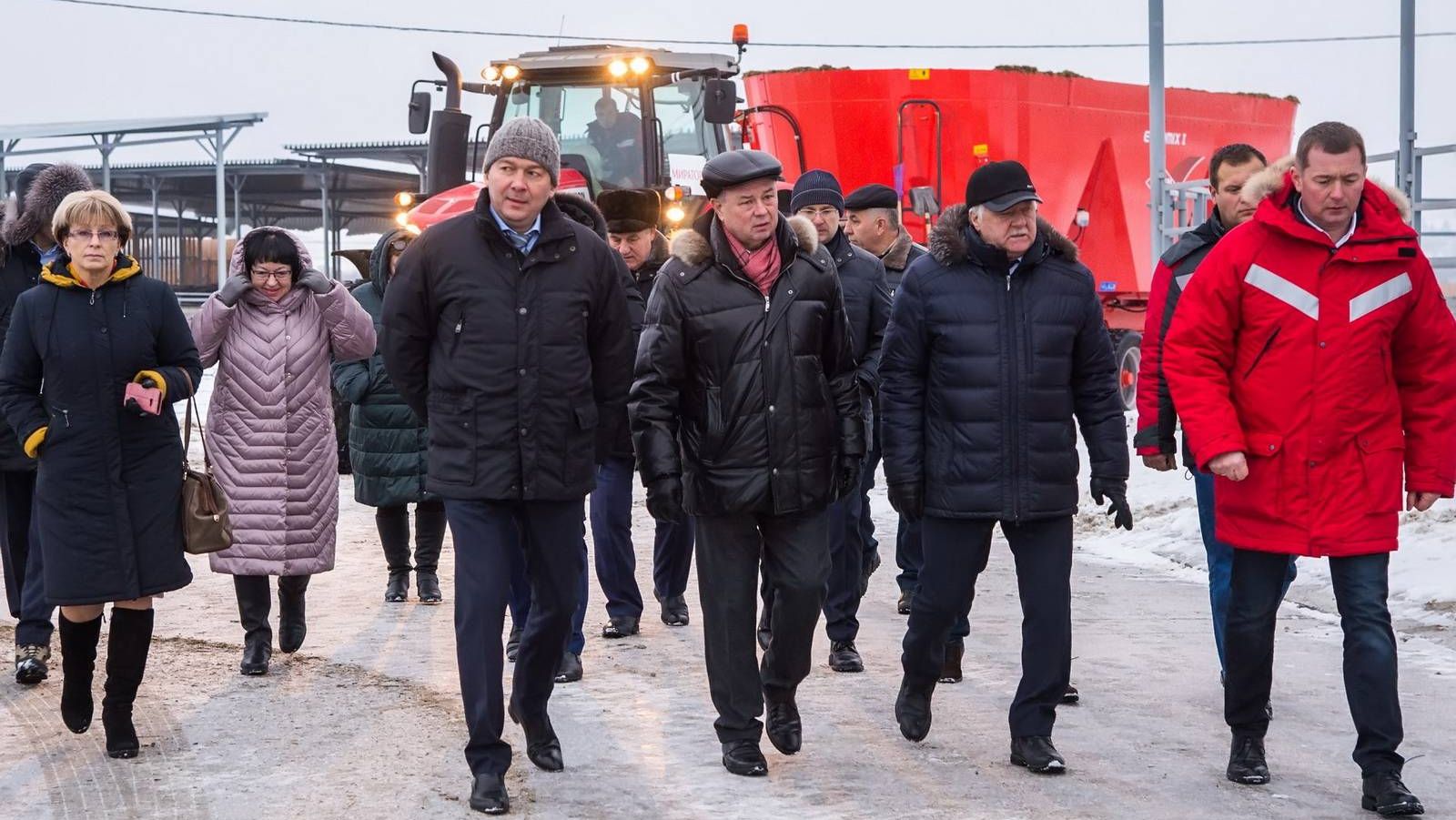 Калужский губернатор посетил новую животноводческую ферму АПХ «Мираторг» |  ИА Красная Весна