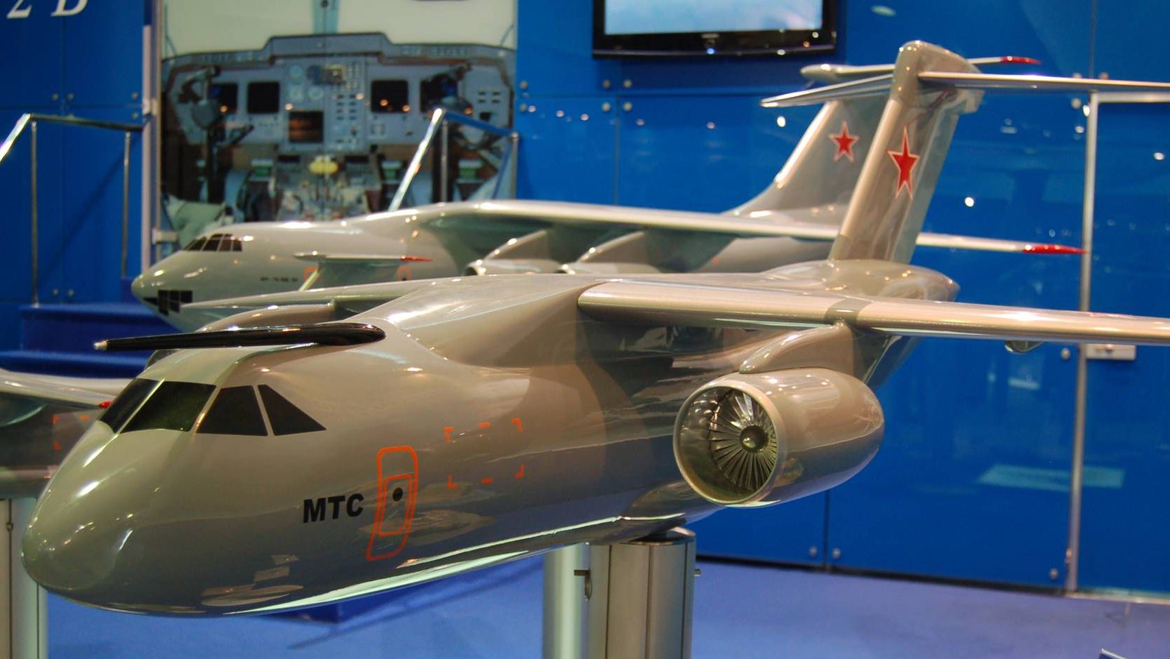 Макет многоцелевого транспортного самолёта Ил-276 на МАКС-2009