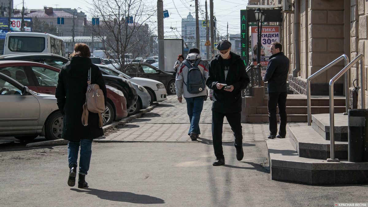 Гулять и обниматься — граждане России назвали свои планы после самоизоляции  | ИА Красная Весна