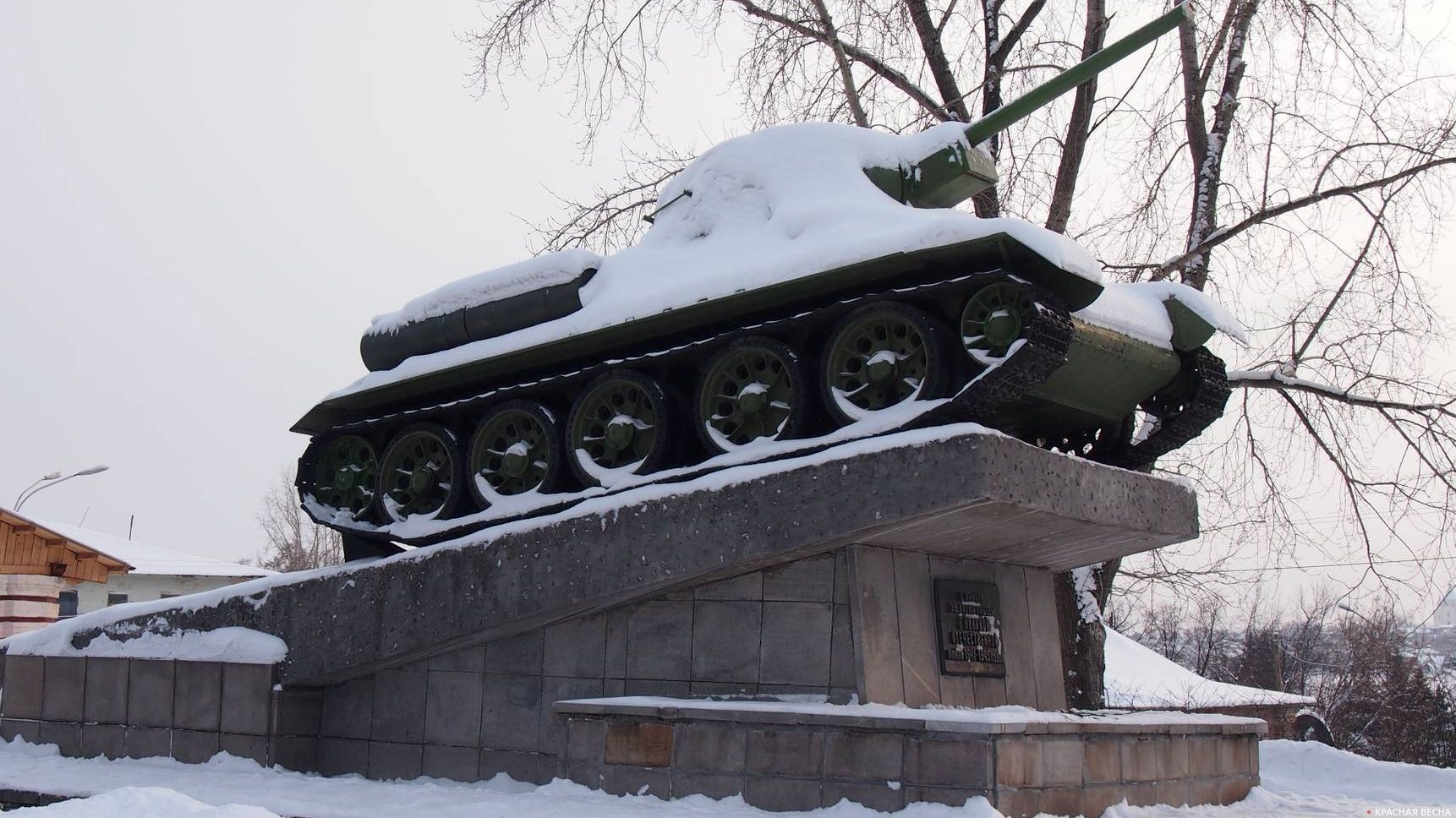 Танк-памятник Т-34