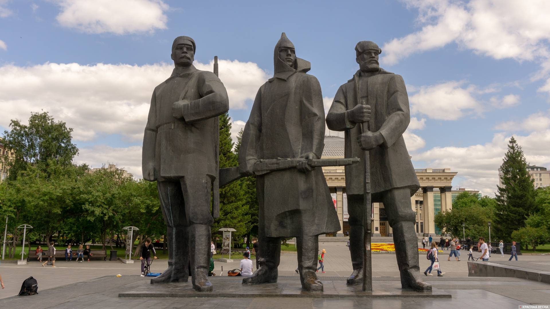Памятник Рабочему, Солдату и Крестьянину, Площадь Ленина, Новосибирск