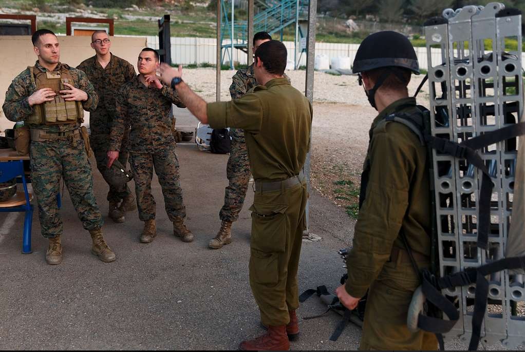 Солдаты Армии обороны Израиля (ЦАХАЛ)
