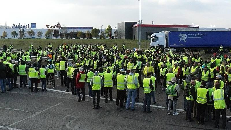 Протесты желтых жилетов. Франция.