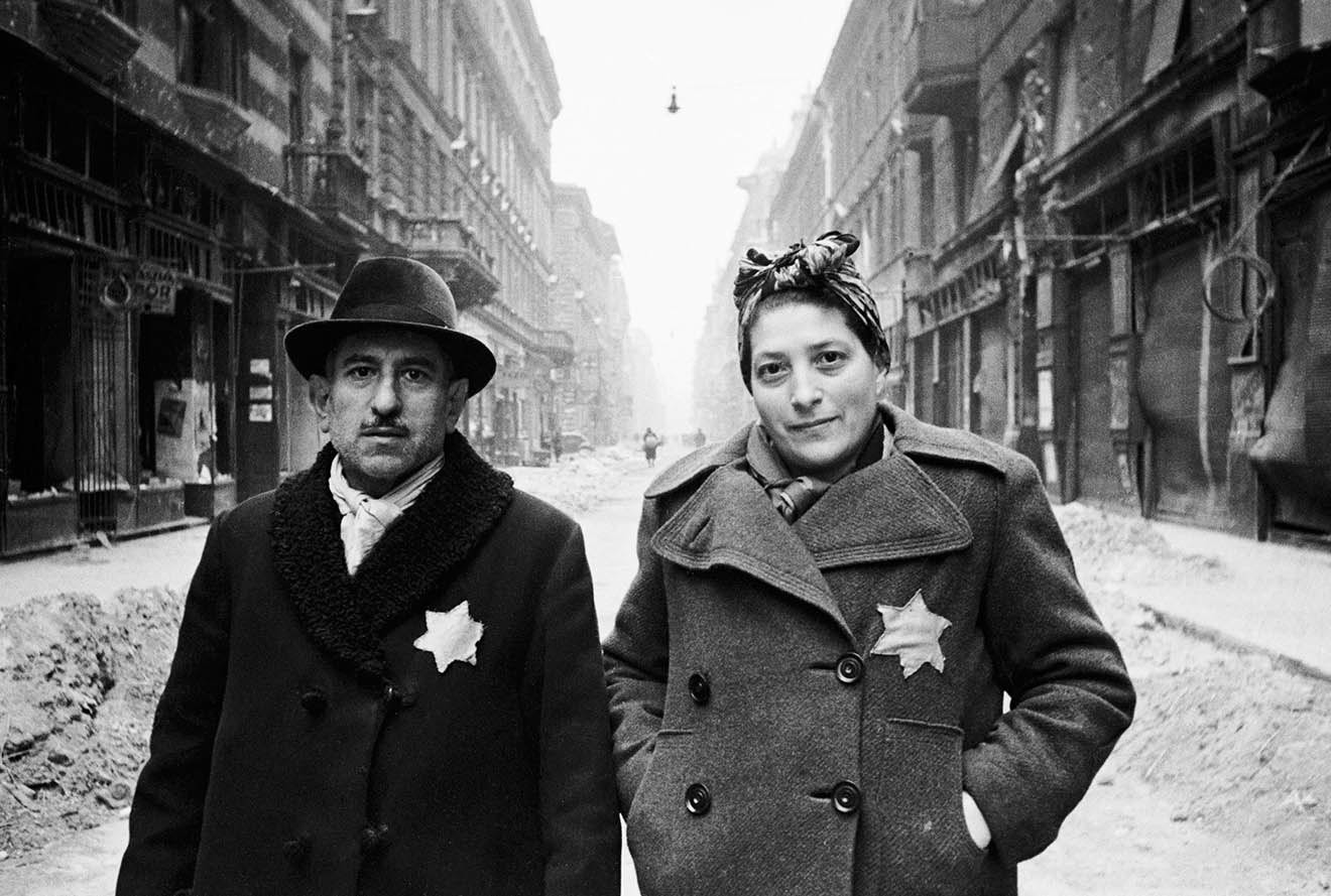Освобожденные из будапештского гетто. 1945