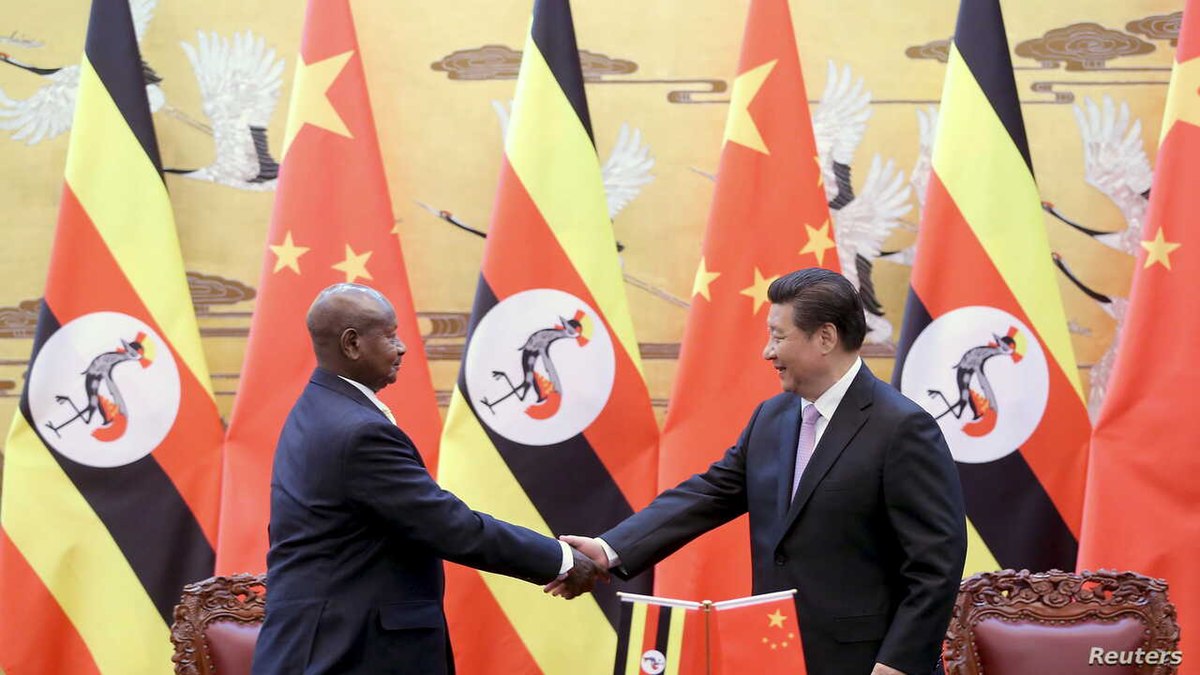 Президент Уганды Йовери Мусевени и глава КНР Си Цзыньпин