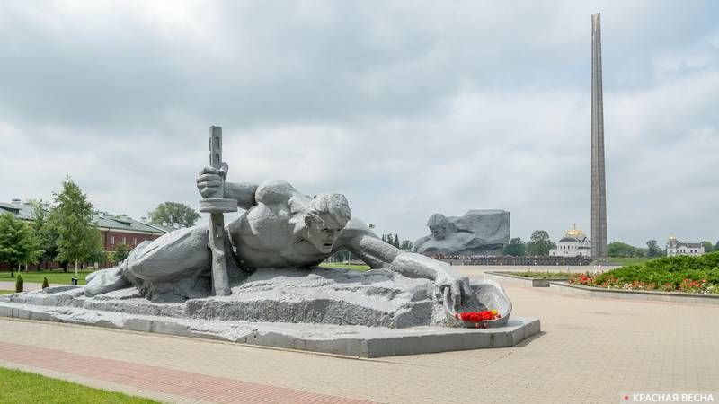 «Жажда», Главный монумент и Штык-обелиск. Брестская крепость, Брест, Беларусь