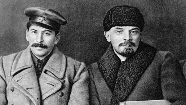 Ленин и Сталин в 1919 году