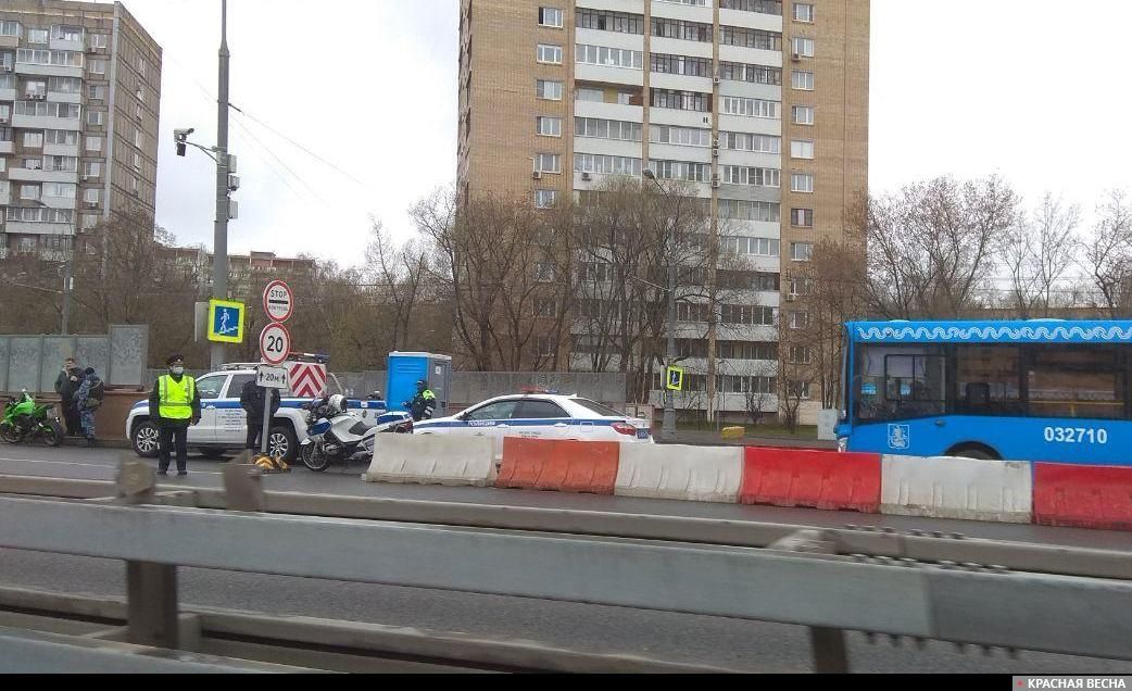 Временный пост проверки пропусков на въезде в Москву по Ярославскому шоссе