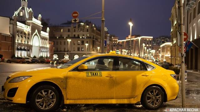 Москва. Ночь. Такси. Автомобиль. Машина