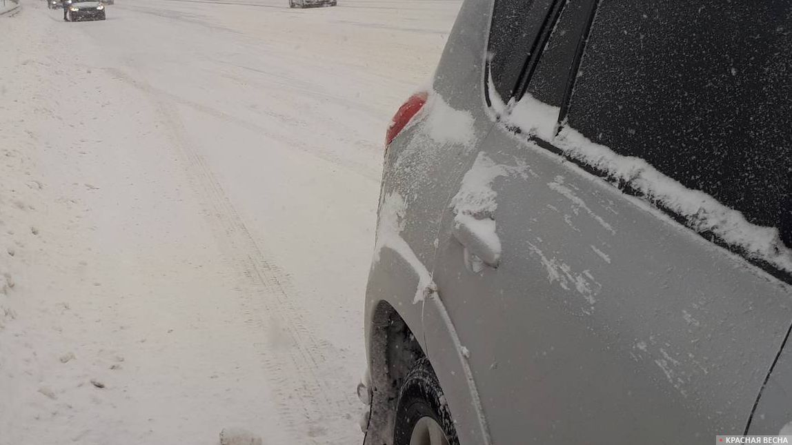 На дорогах в снегопад