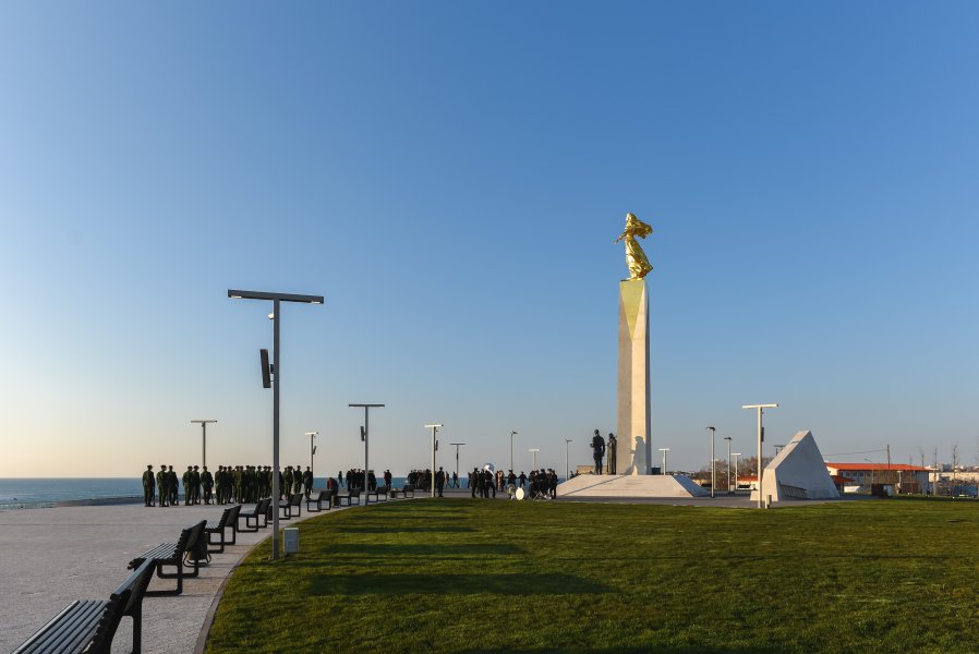 Памятник «Примирения» В Севастополе