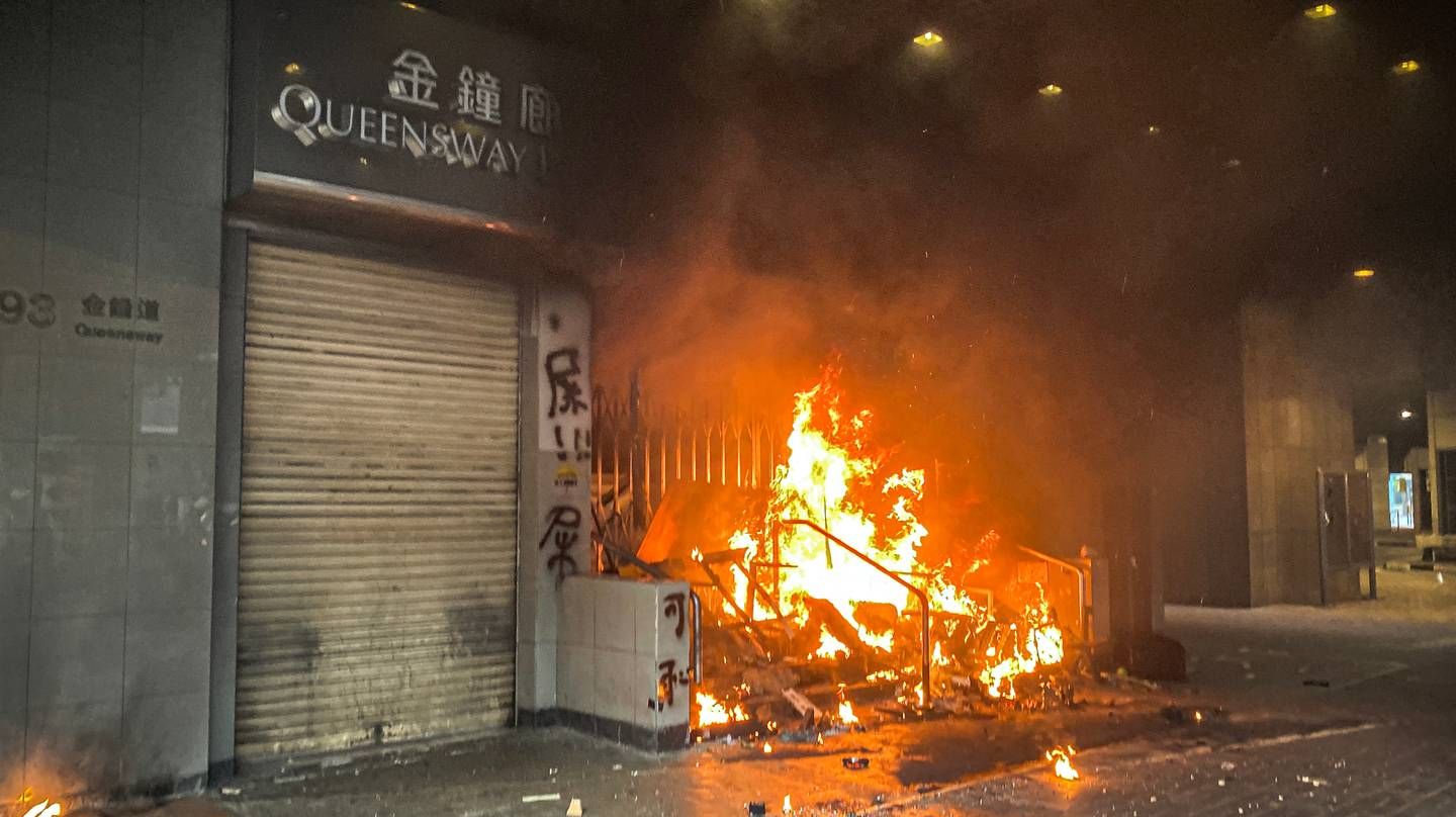 Октябрь 2019 г. В Гонконге начались поджоги