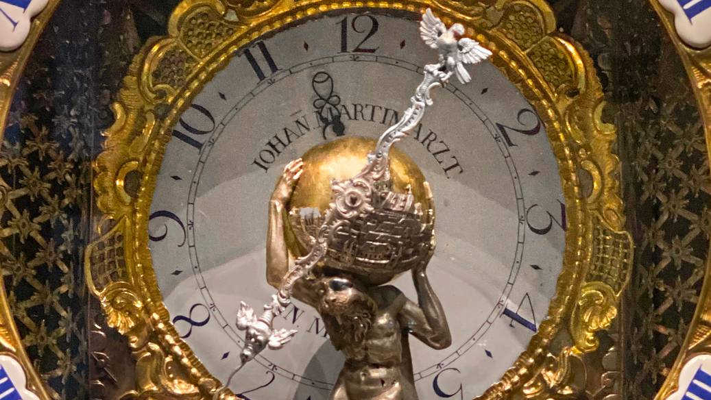 Геракл держащий небесную сферу. Часы (1775) деталь