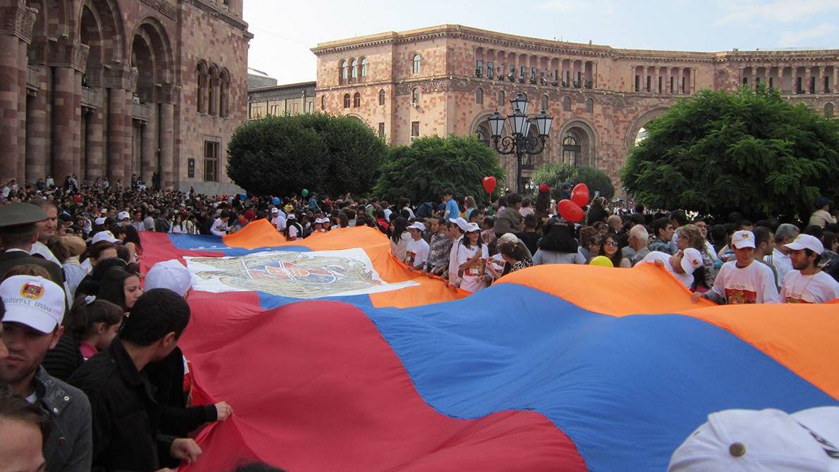 В Ереване противники Пашиняна разблокировали правительственное здание