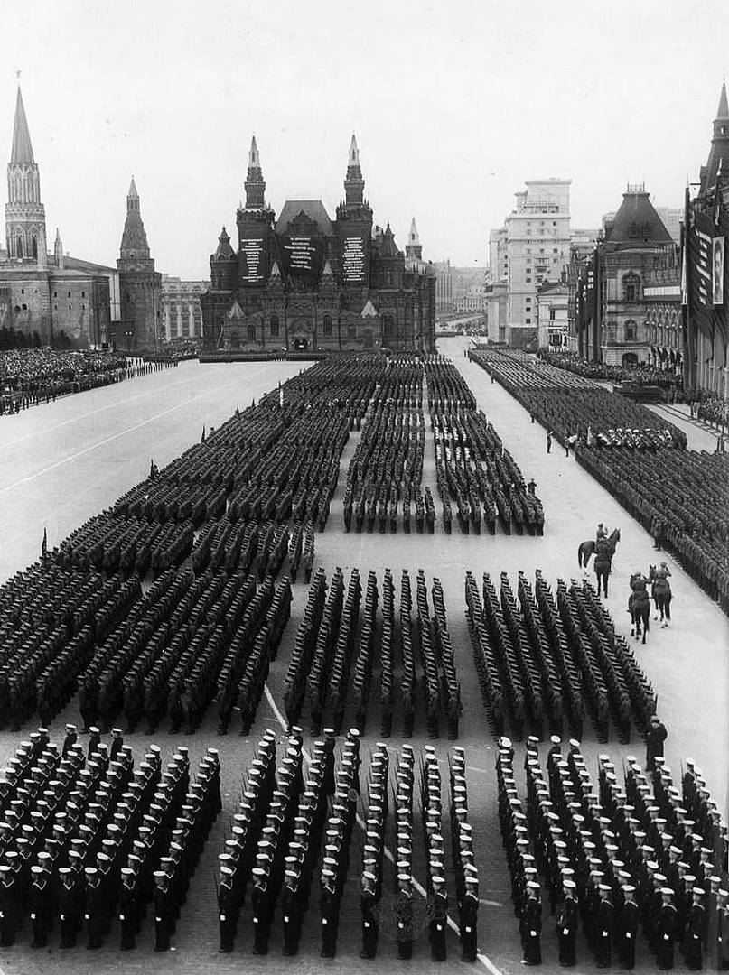 Военный парад на Красной площади. 1941