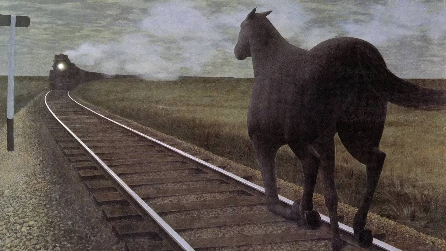 Поезд лось. Коровы на путях. Лошадь в поезде.