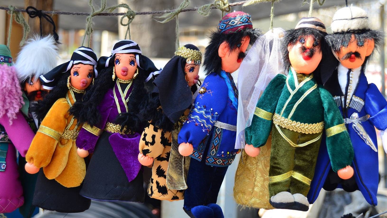 Куклы в грузинских национальных костюмах