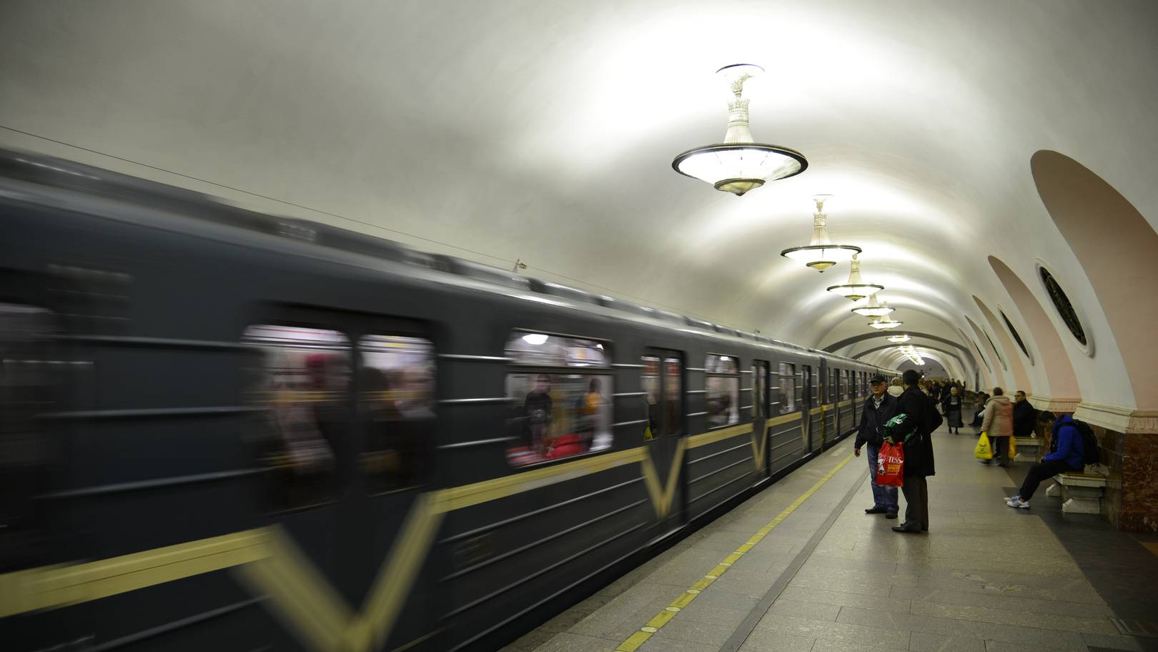Станция «Площадь Восстания» в метро Санкт-Петербурга