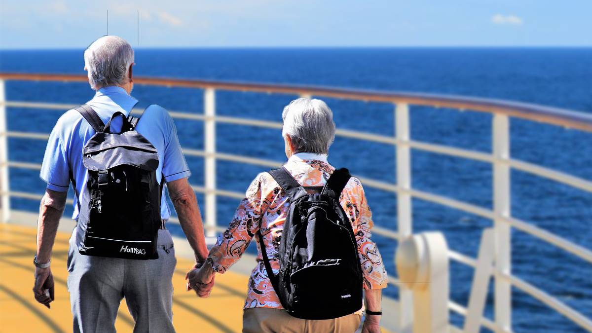 Пожилая пара