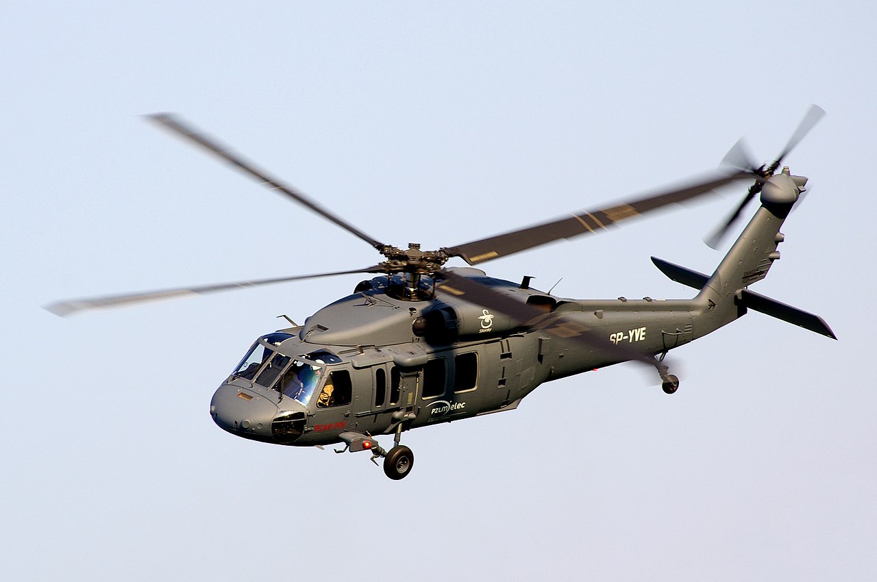 Американский военно-транспортный вертолет UH-60 Black Hawk («Черный ястреб») 
