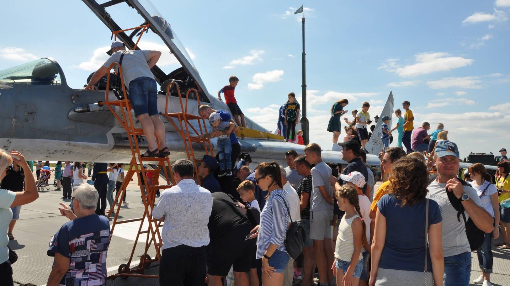 Праздник 107 годовщины ВВС России. Осмотр техники. Курск. 12.08.2019