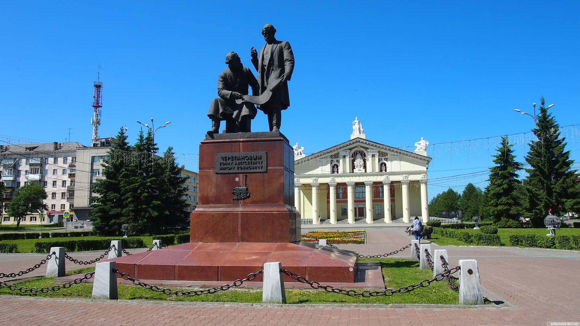 Памятник отцу и сыну Черепановым. Нижний Тагил