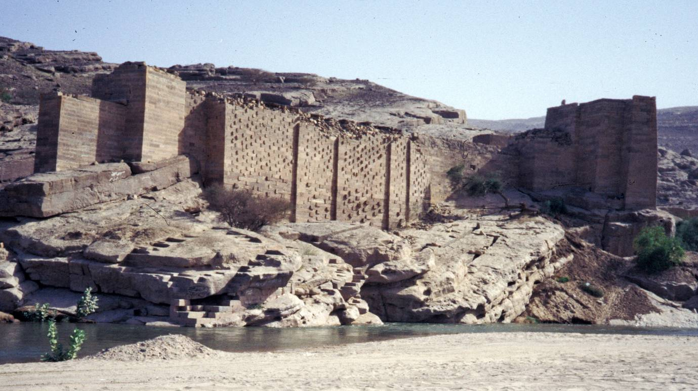 Руины древней Марибской плотины