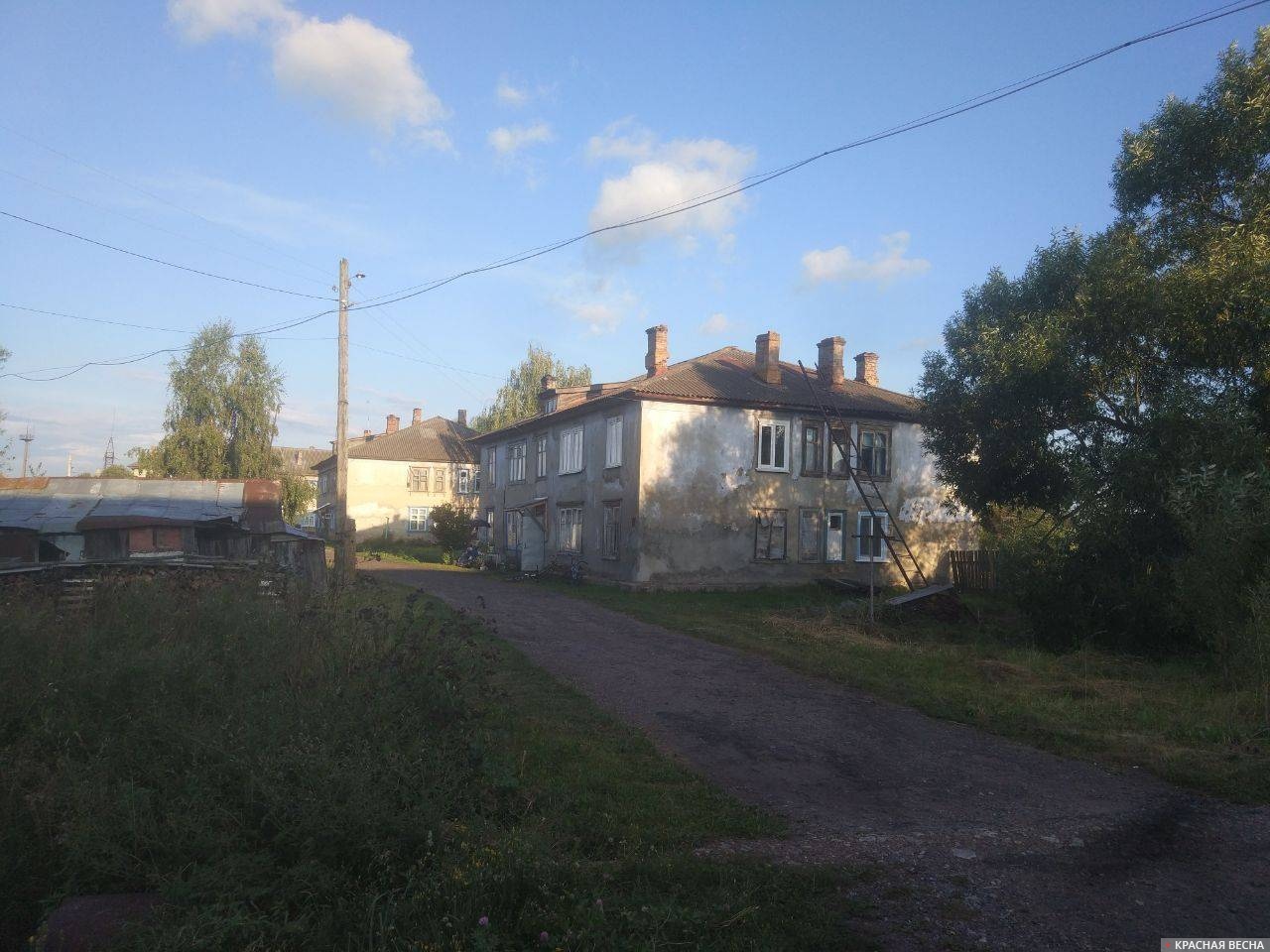 Двухэтажные дома советского периода в селе Ёлнать