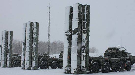 Боевые расчеты ЗРК С-400 Триумф заступили на боевое дежурство в