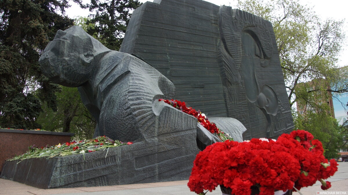 Мемориальный комплекс «Памятник Славы». Воронеж, 10 мая 2022 года