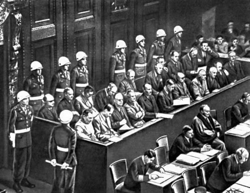 Скамья подсудимых в зале Нюрнбергского трибунала. Архивная фотография