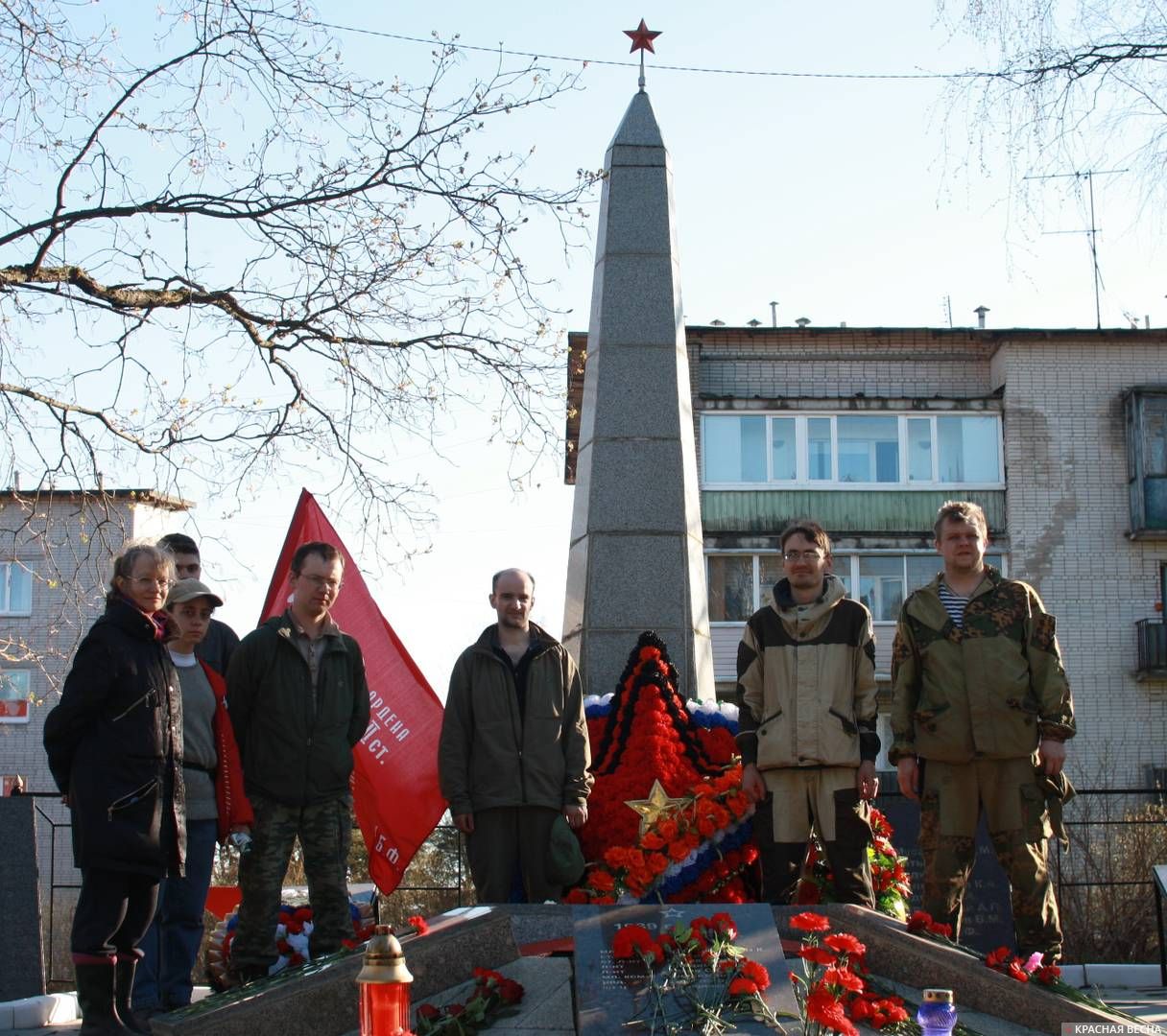 Братская могила советских воинов в поселке Поляны Ленобласти