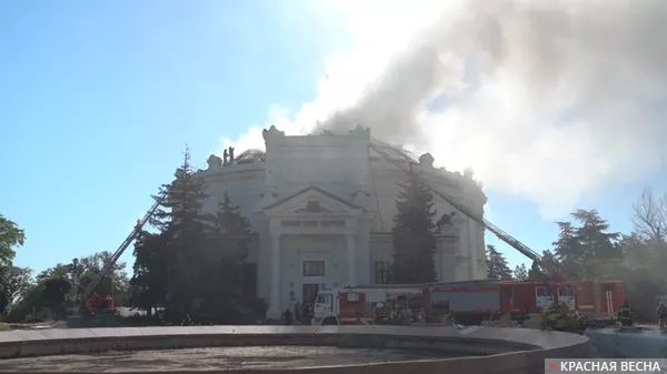 Горящее здание Панорамы Севастополя 