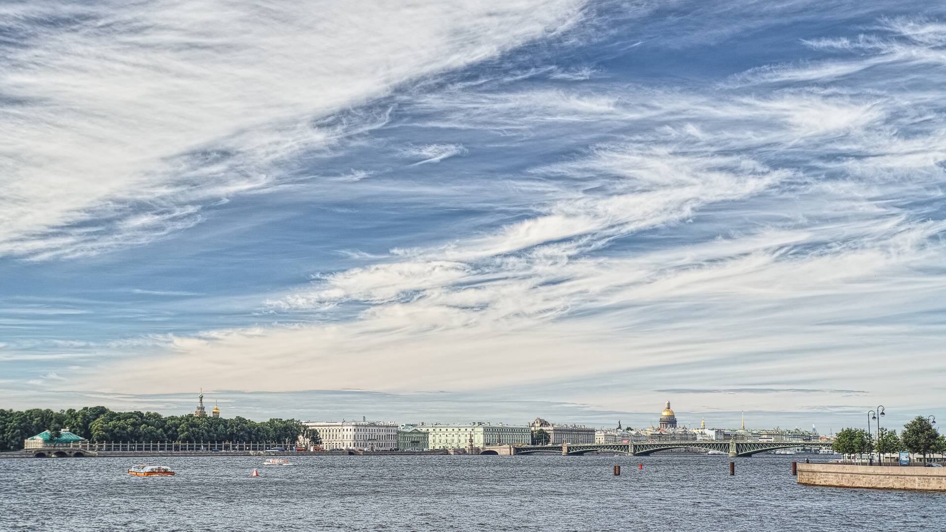 Нева. Троицкий мост. Санкт-Петербург.