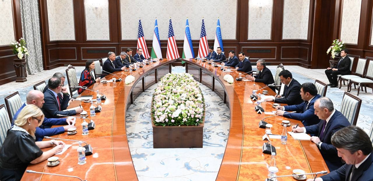 Переговоры в резиденции «Куксарой» с делегацией Американо-Узбекской торговой палаты и её председателем Кэролин Лэмм