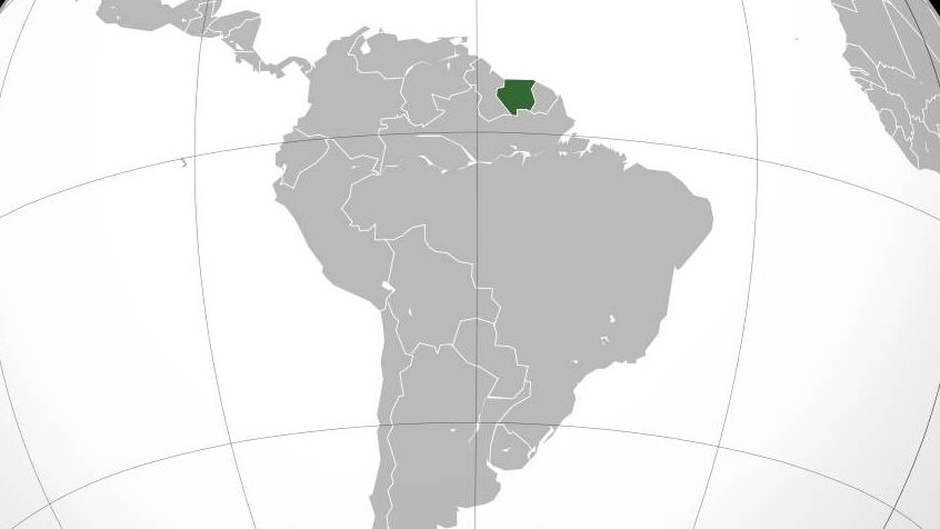 Страна Суринам на карте Южной Америки.
