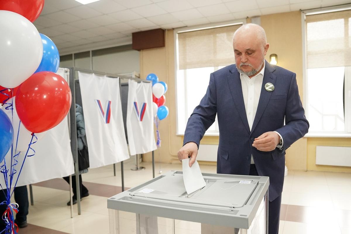 Губернатор Кузбасса Сергей Цивелев проголосовал в Кемерово на выборах
