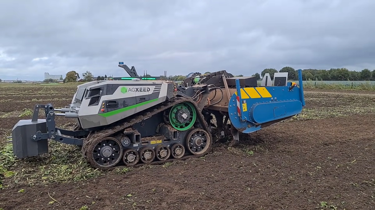 Цитата из ролика AgXeed robot tractor test drive: first impression пользователя youtube Future Farming.