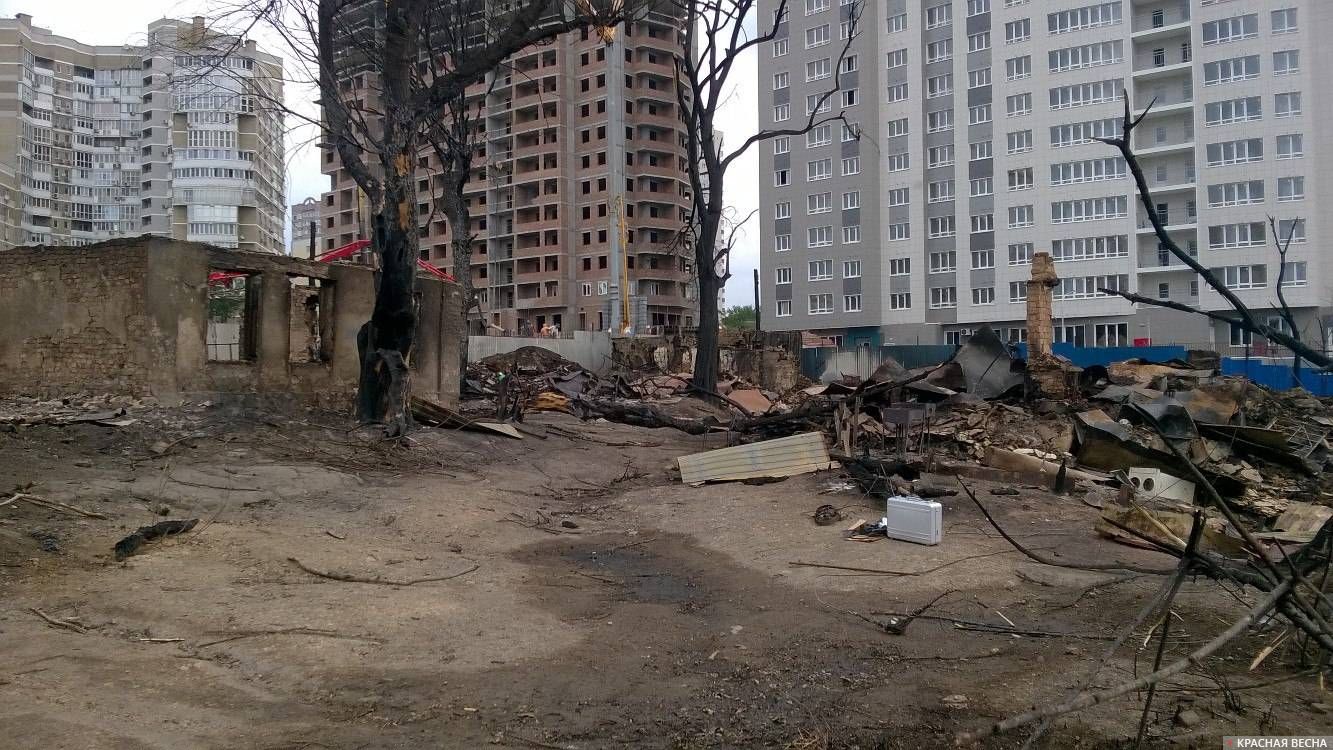 Ростов-на-Дону. Место пожара на Театральном спуске. 23.08.2017