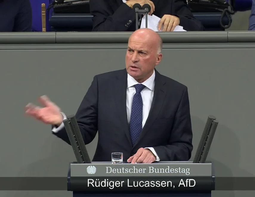Рюдигер Лукассен — немецкий политик, представитель партии «Альтернатива для Германии» (АдГ)