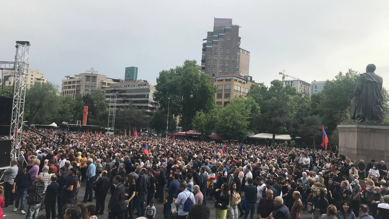 Митинг в День Победы. Ереван