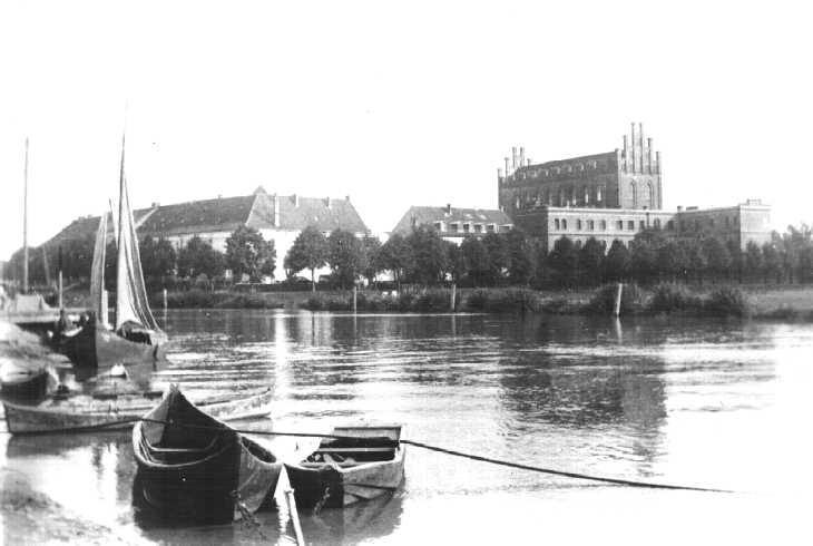 Вид на замок Тапиау, 1914 год. Фотограф Карл Вайс