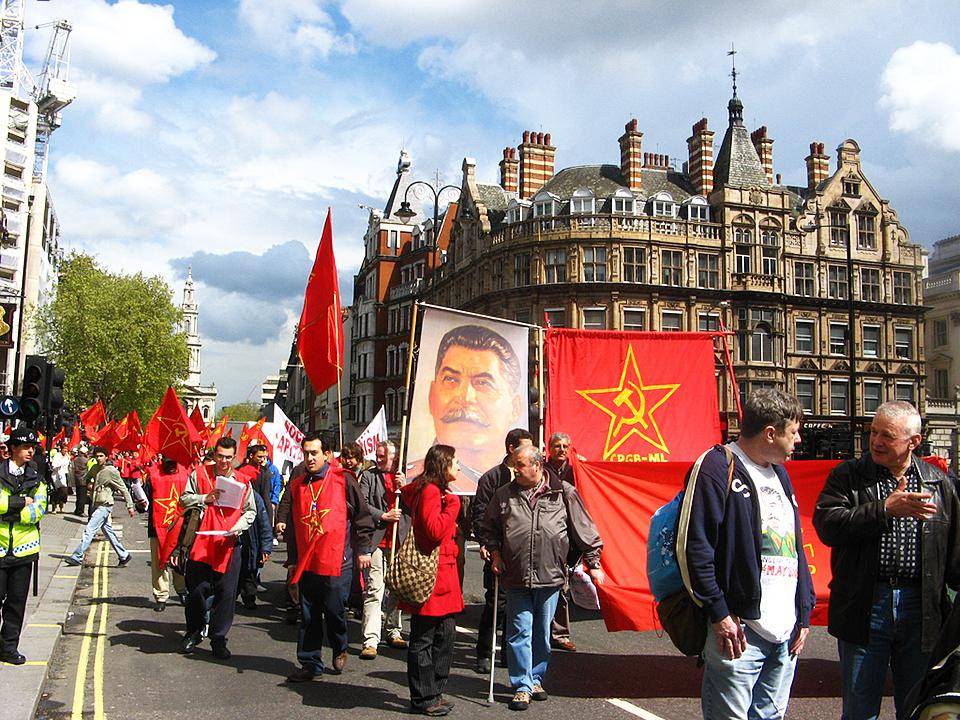 Шествие коммунистов по улицам Лондона. 1 мая 2009 г.