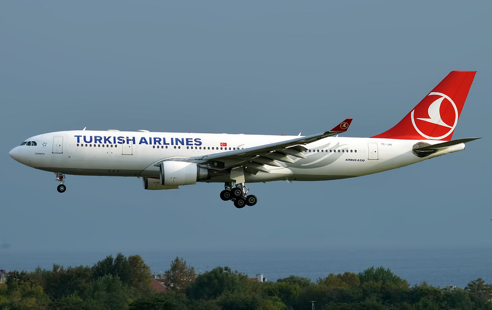 Самолет «Турецких авиалиний» Airbus A330-203