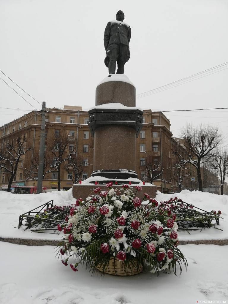 Памятник маршалу Л.А.Говорову