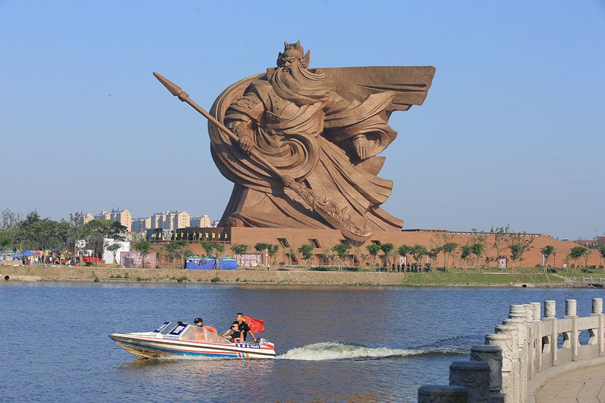 Памятник Гуань Гуну в Цзинчжоу (провинция Хубей, КНР)