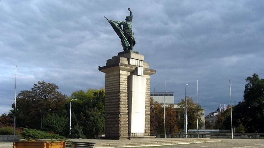 Памятник советскому солдату в Брно